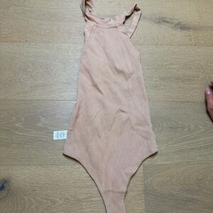 Ribbed bodysuit in tan